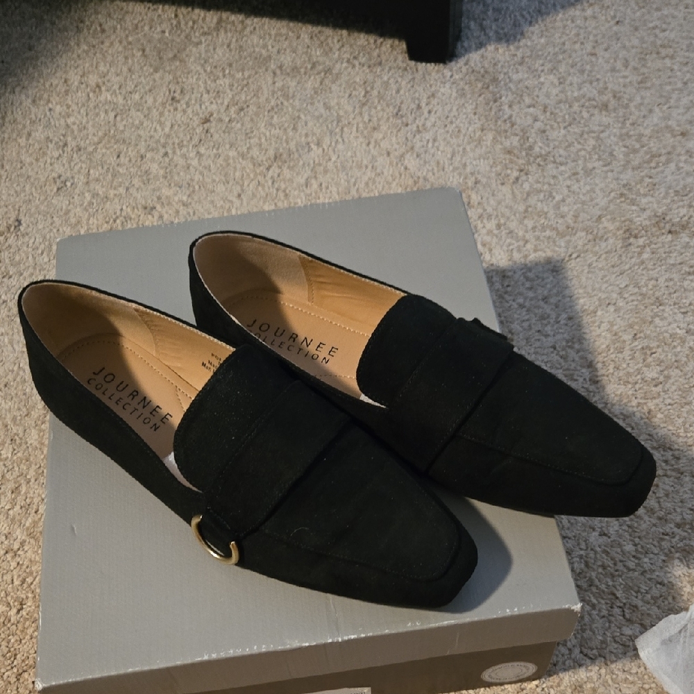 Journee Collection Black Loafers Sz 9